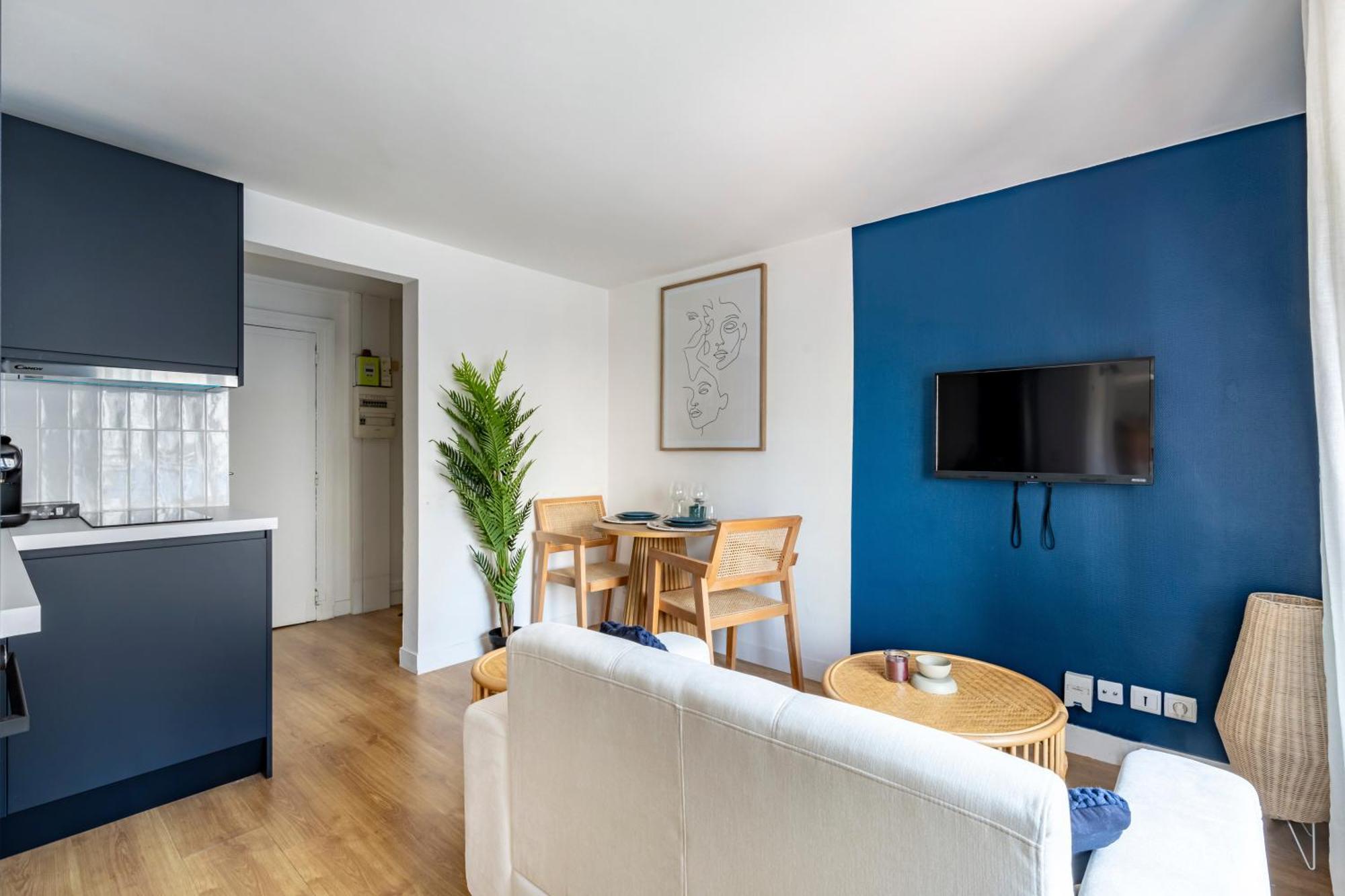 Close To Center Of I Fully Equipped Apartment