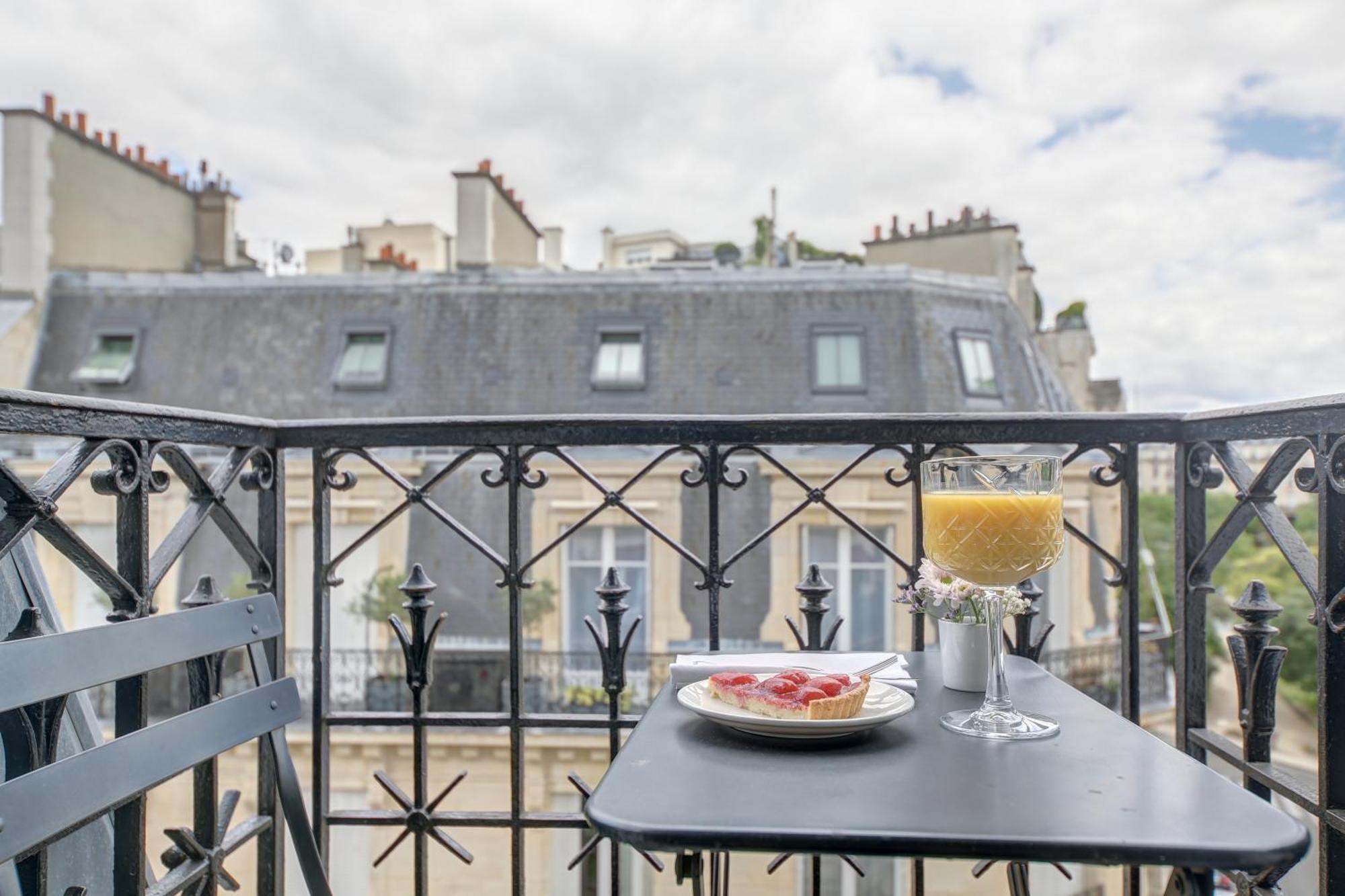 Mate Alain - Champs-elysées Hotel 4*