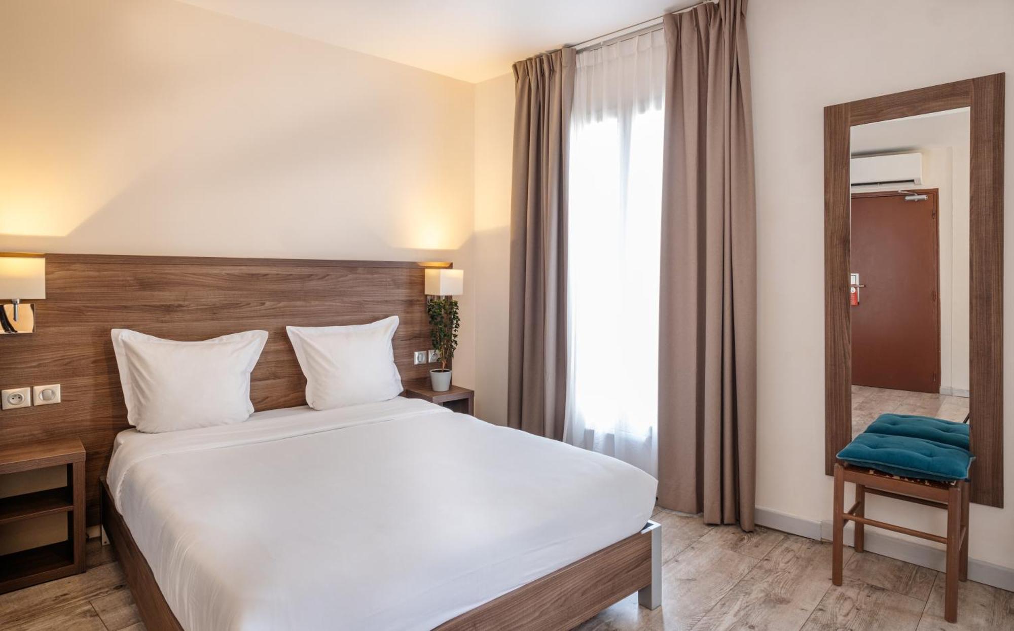 Hotel La Perle Montparnasse Parigi