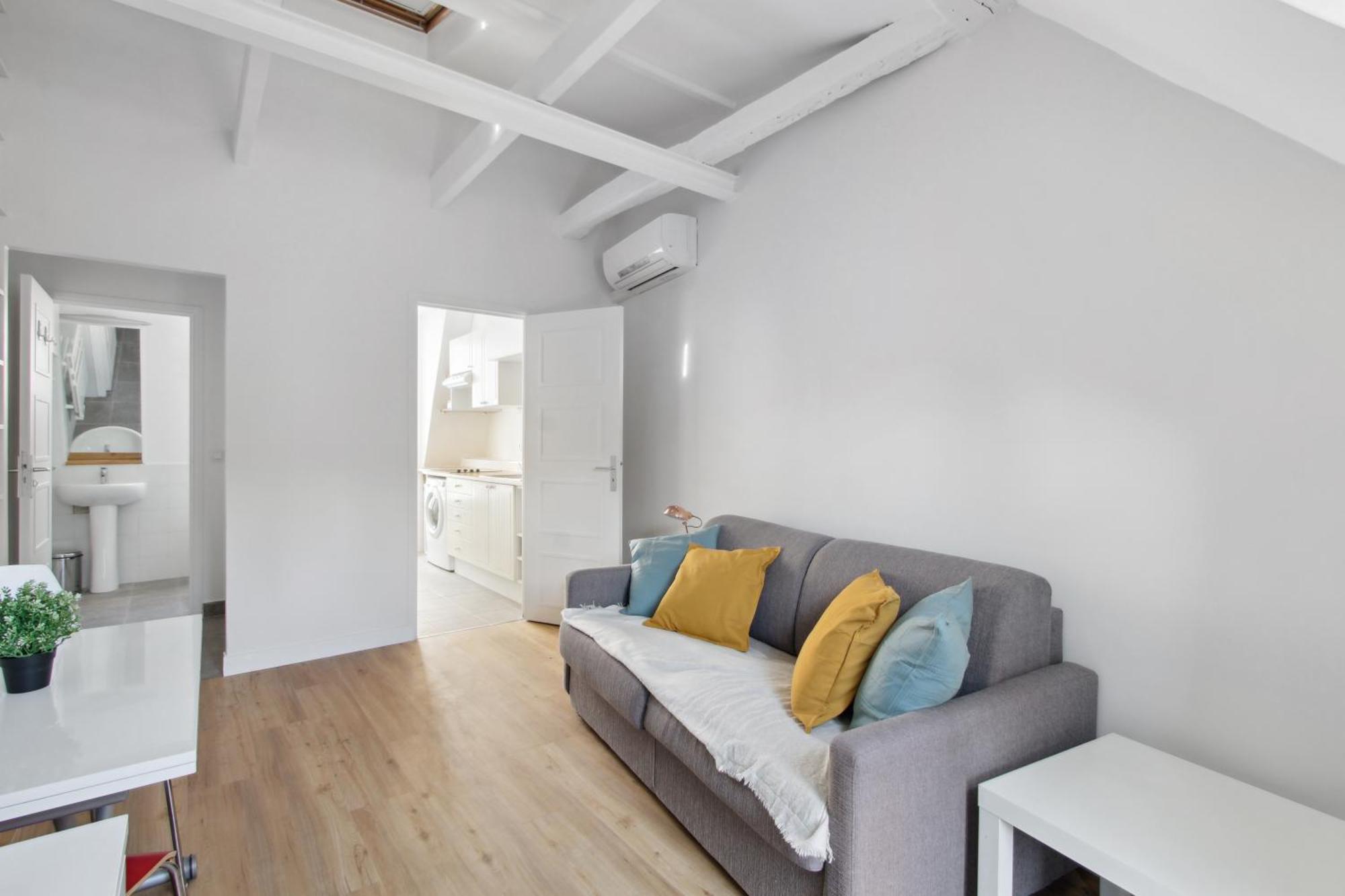 Lovely Studio For 2 People In By Weekome Parigi
