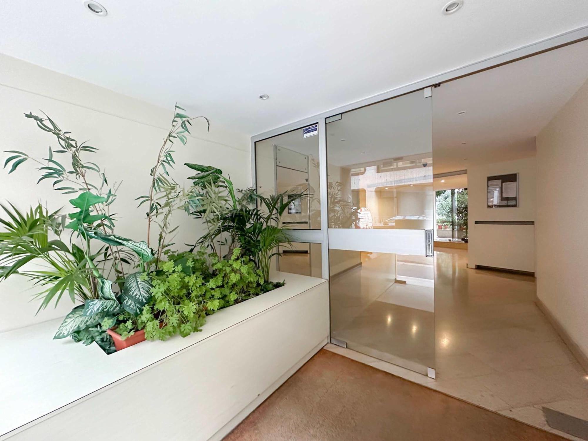 Elegant Escape Near Arc De Triomphe Apartment