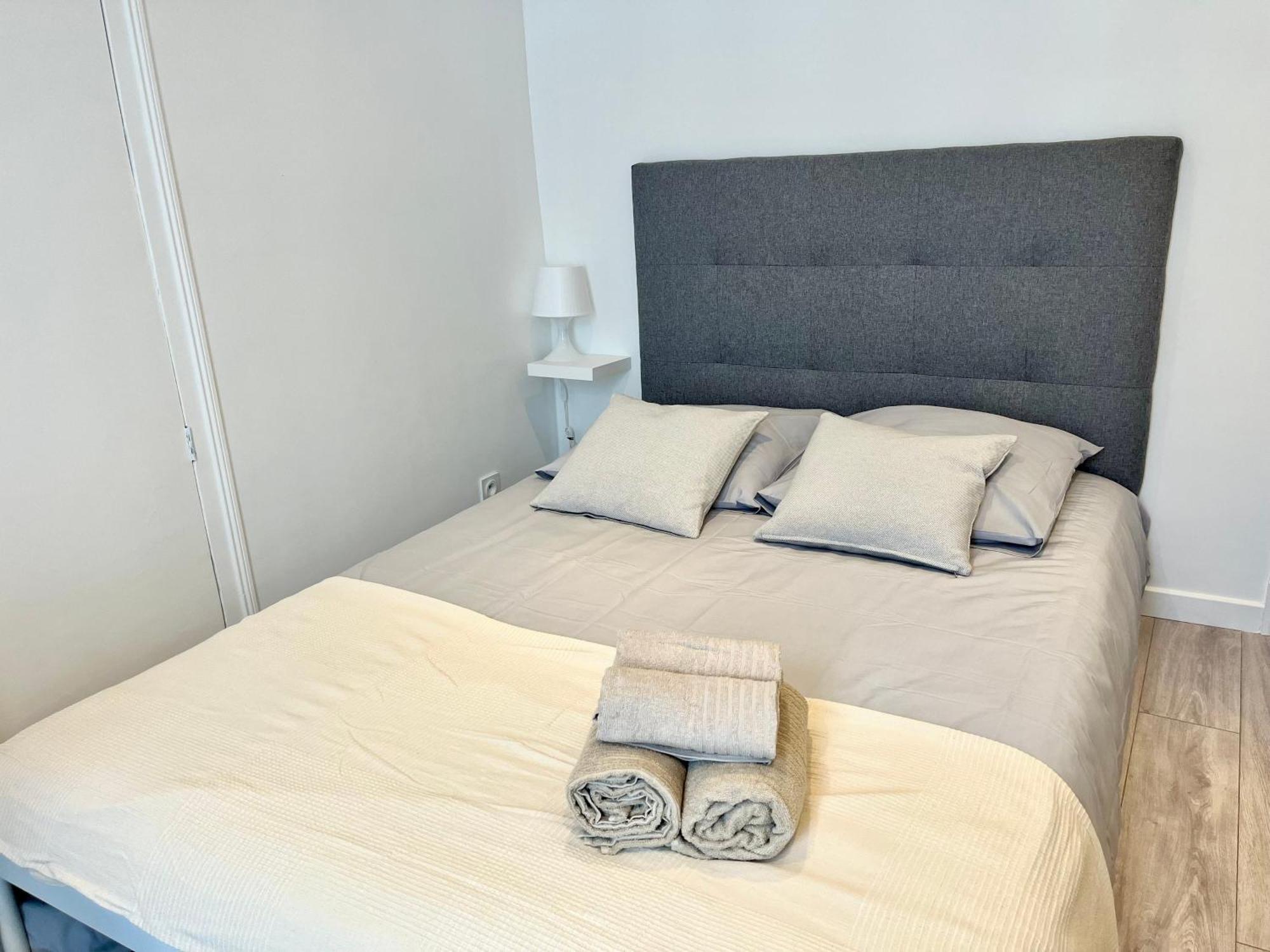 Apartment Petit Agreable Au Coeur Du 11e Arrondissement *