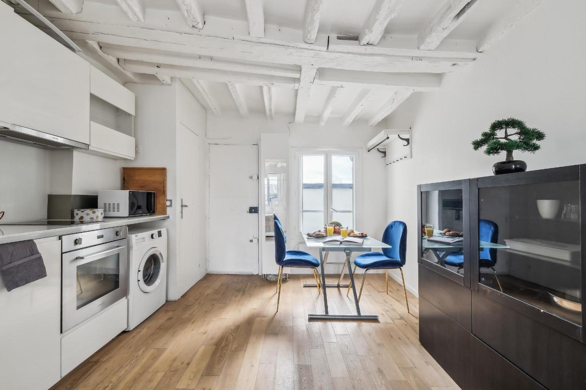 Le Louvre & Notre-dame - Cityapartmentstay