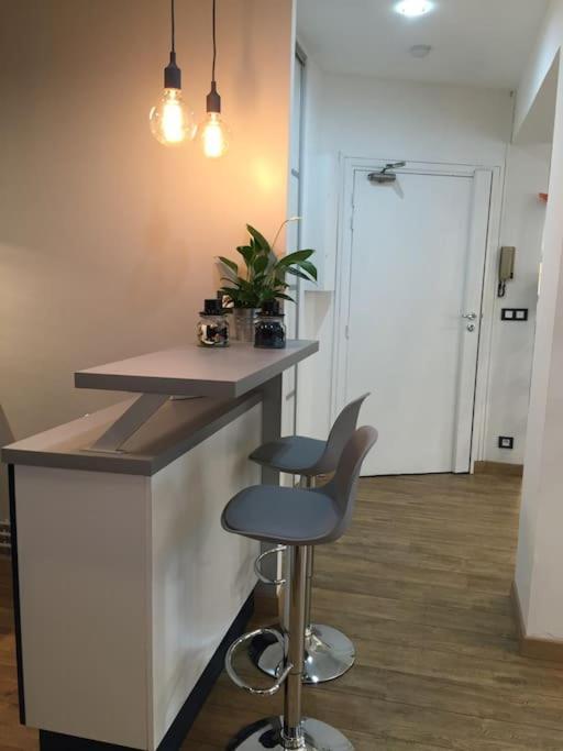 Newly Renovated Spacious In Montorgeuil Area Appartamento