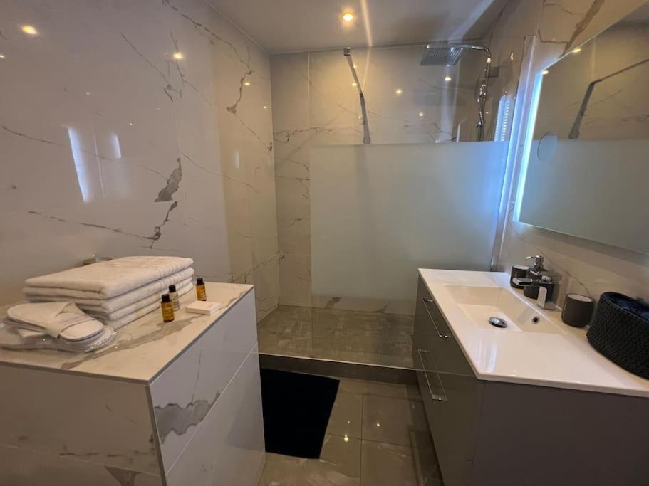 Appartamento Newly Renovated Spacious In Montorgeuil Area