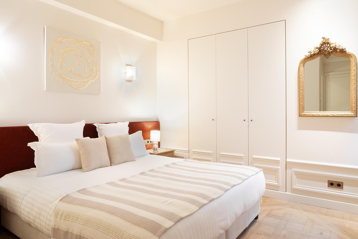 Pick A Flat's Apartements With Services In Louvre - Rue Des Halles Apartment