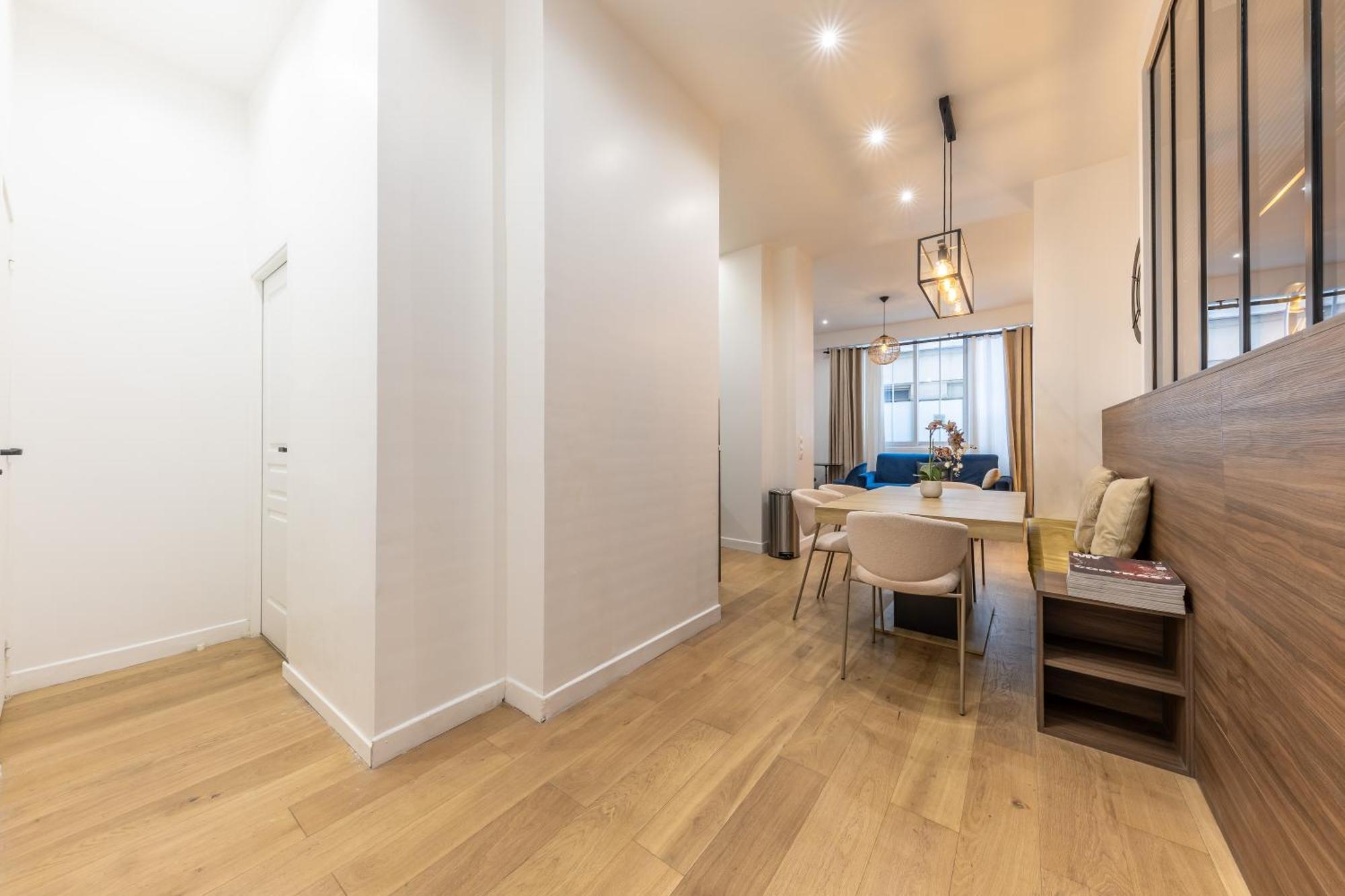 Apartment Off Majesti In Montmartre - Rue Pierre Fontaine *
