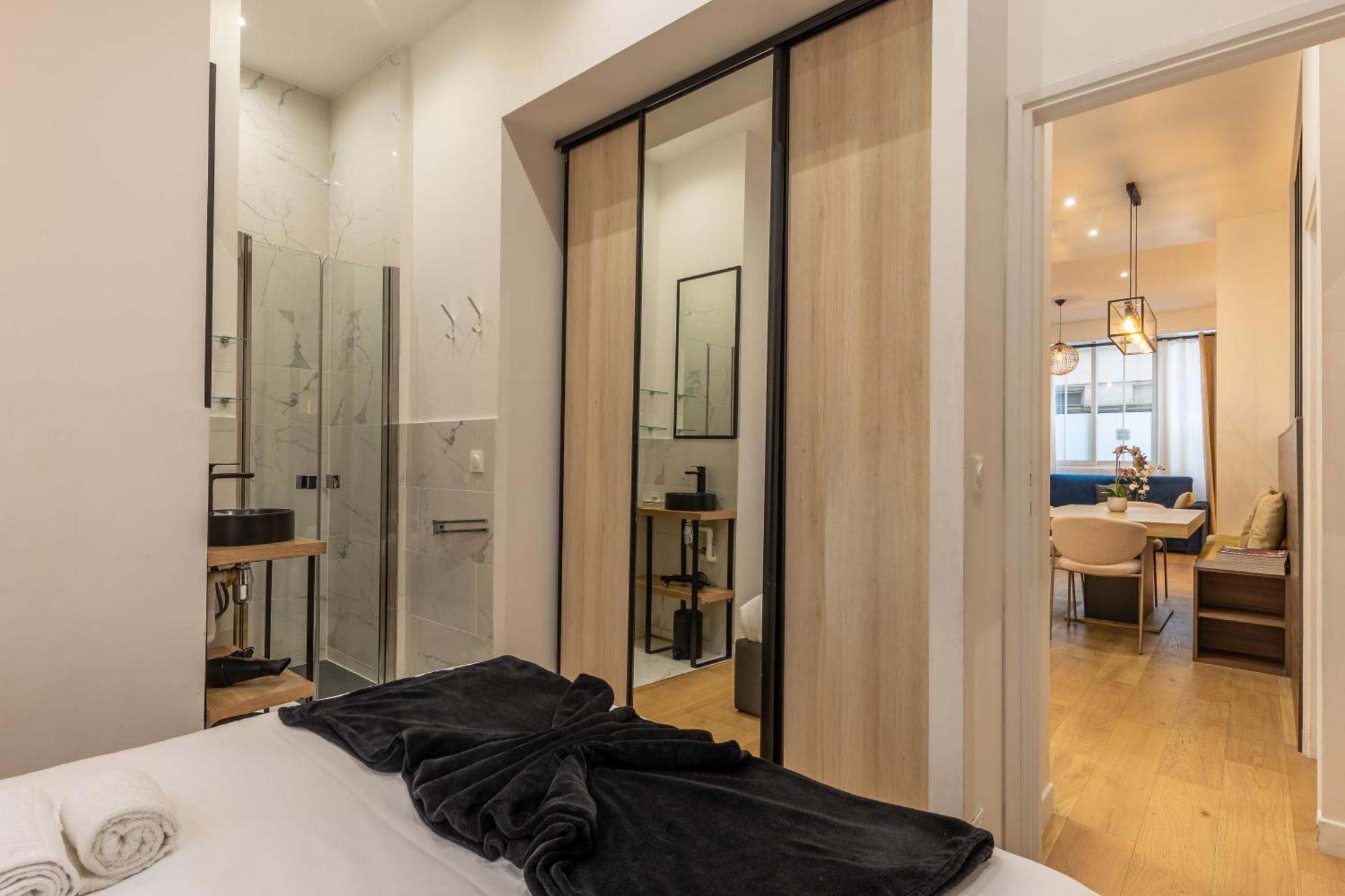 Off Majesti In Montmartre - Rue Pierre Fontaine Apartment Paris