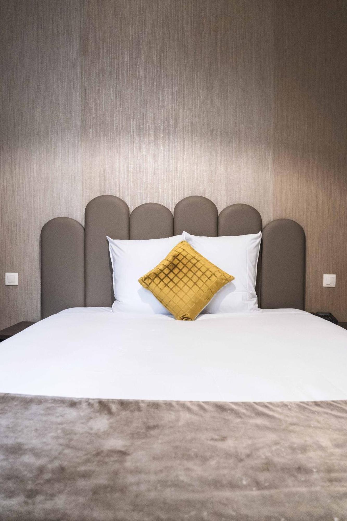 Corona -rodier- Hotel Paris