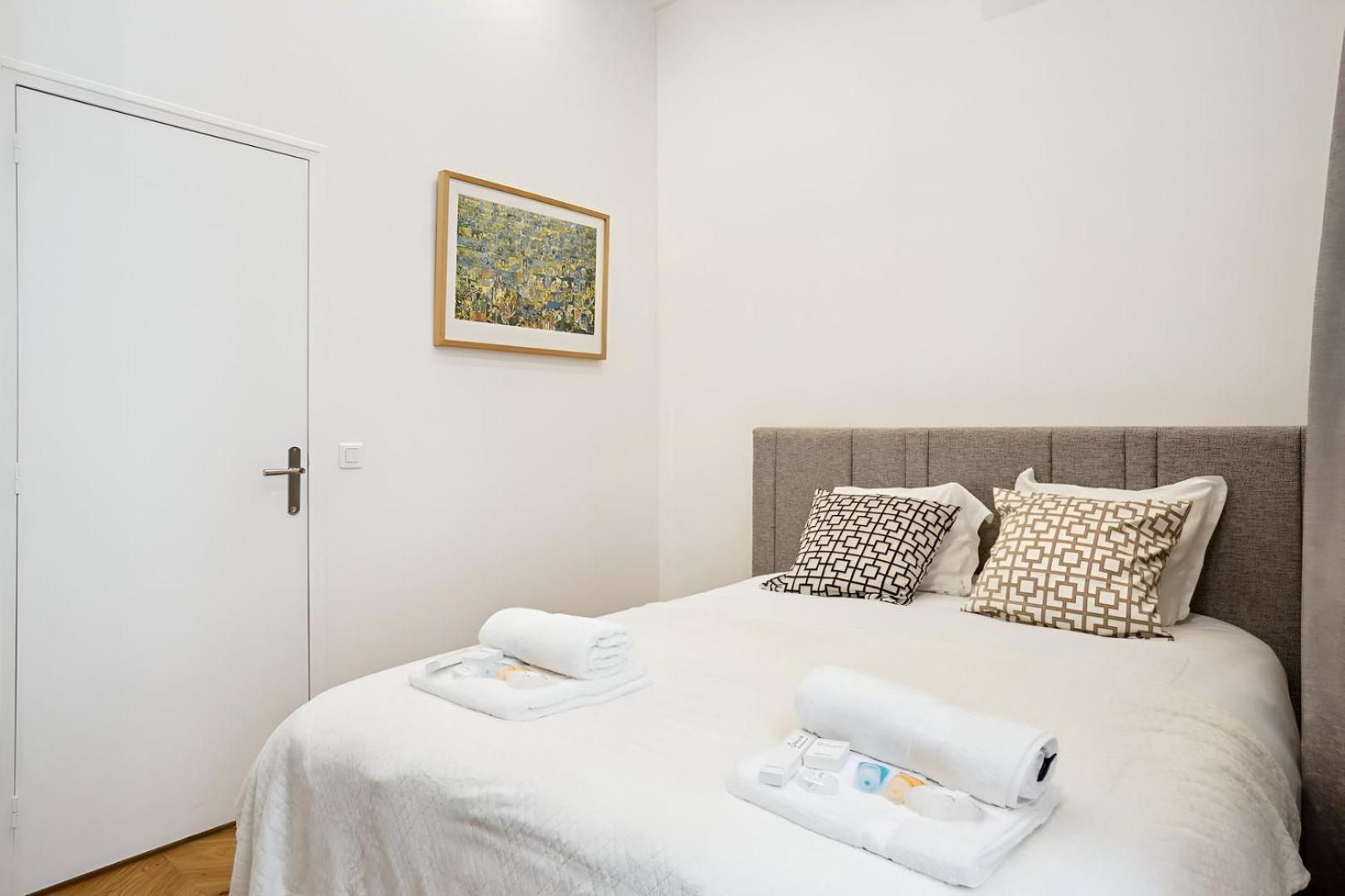 307-suite Serbie - Superbe A * Paris
