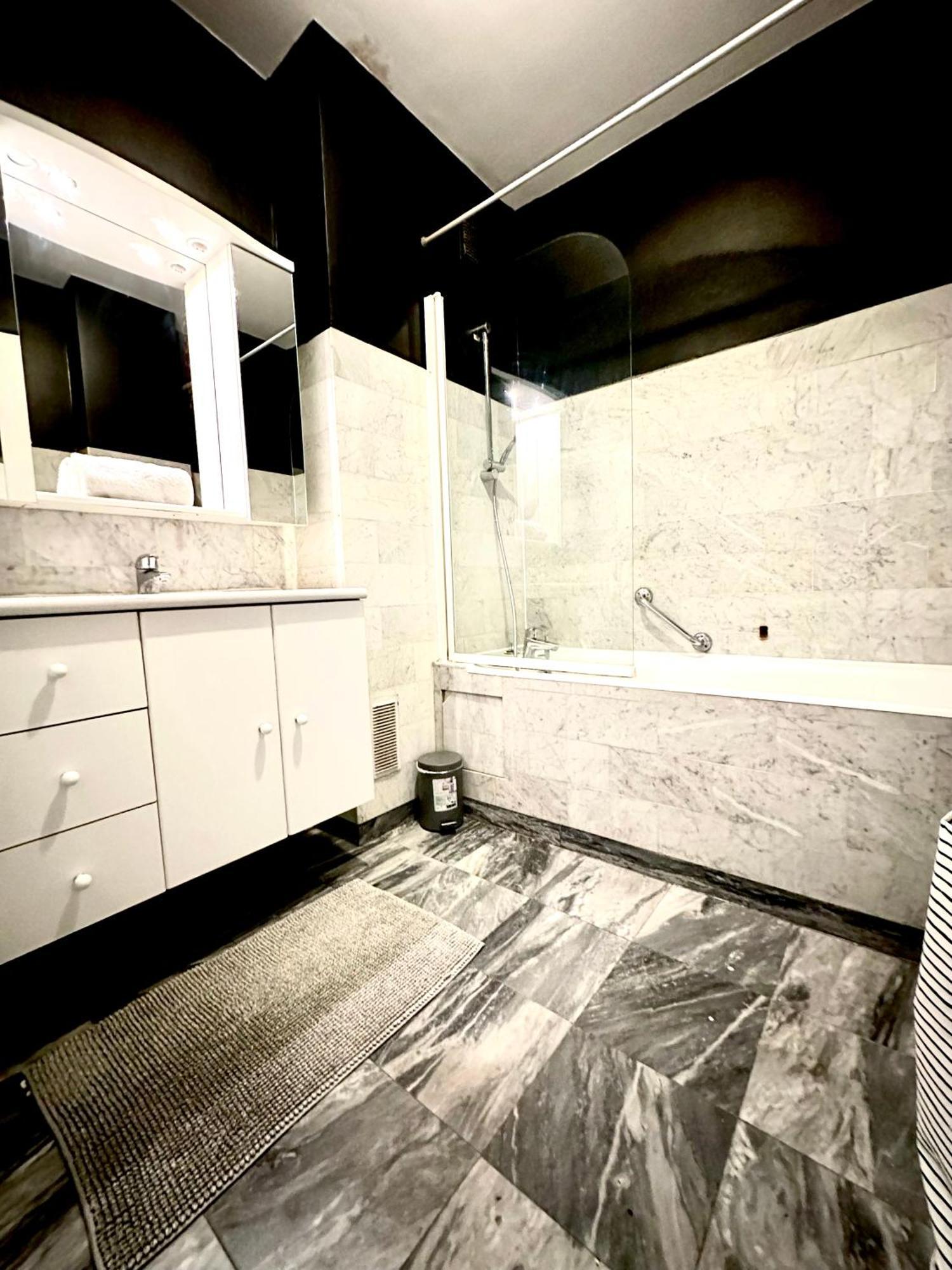 Apartment Champs Elysees Paris