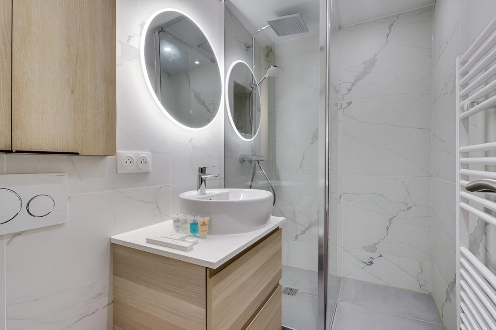 228 Romy - Superbe A Apartment *