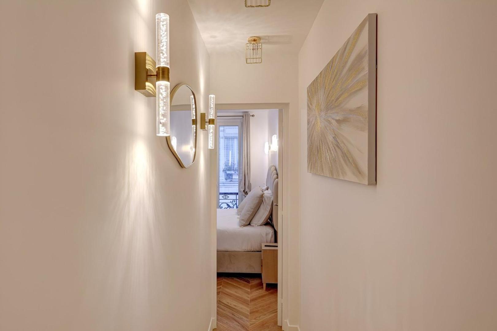 348 Ponthieu - Superb In * Parigi