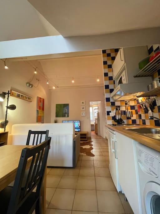 Cosy Place Des Abbesses-sacre-coeur ! Appartamento