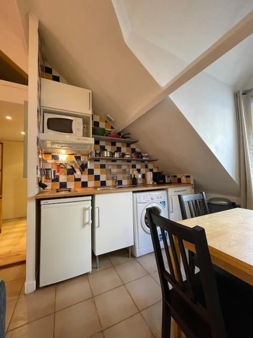 Cosy Place Des Abbesses-sacre-coeur ! Appartamento Parigi