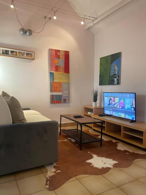 Cosy Place Des Abbesses-sacre-coeur ! *