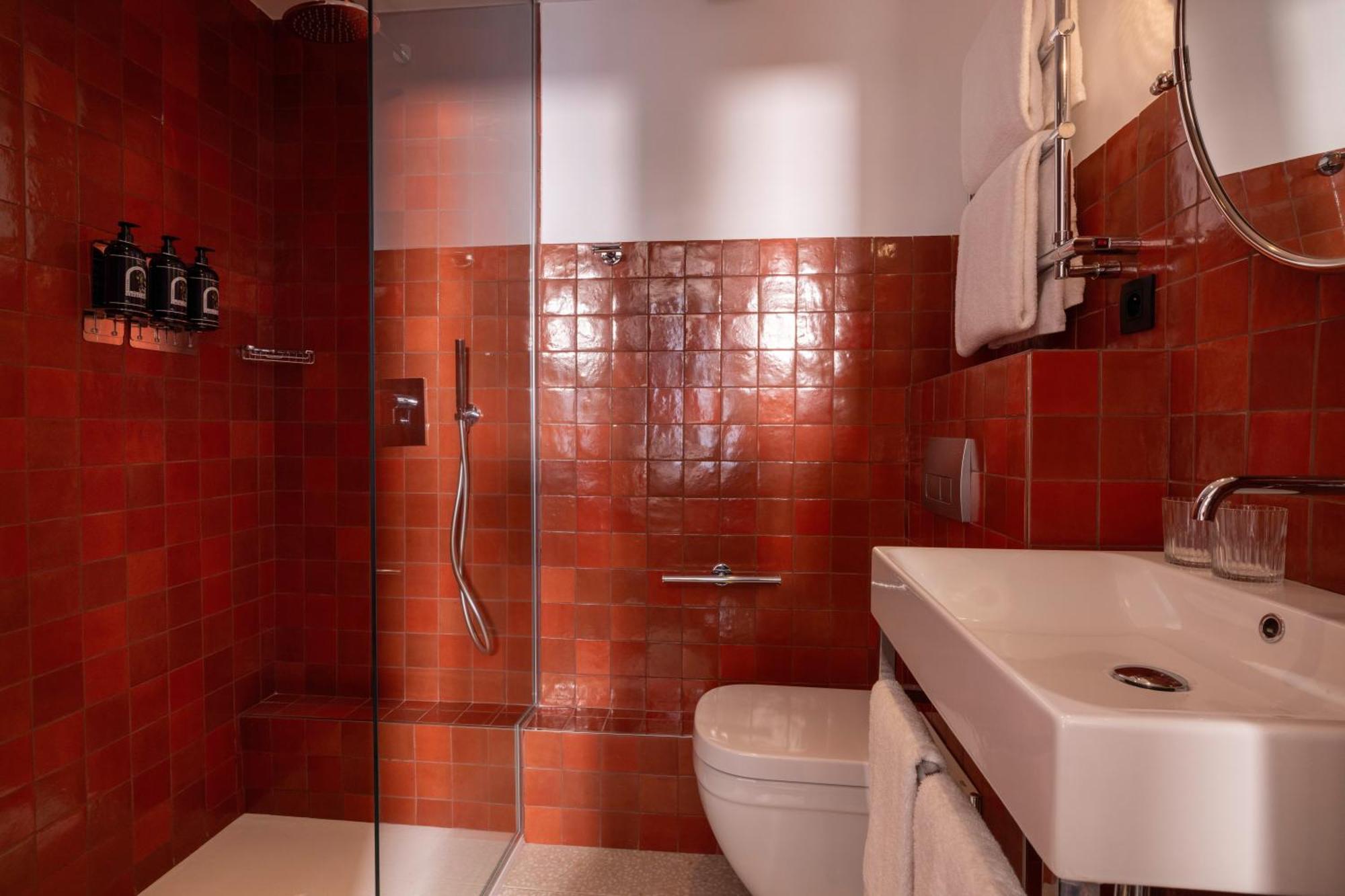 Hotel Ginette A La Folie & 4*