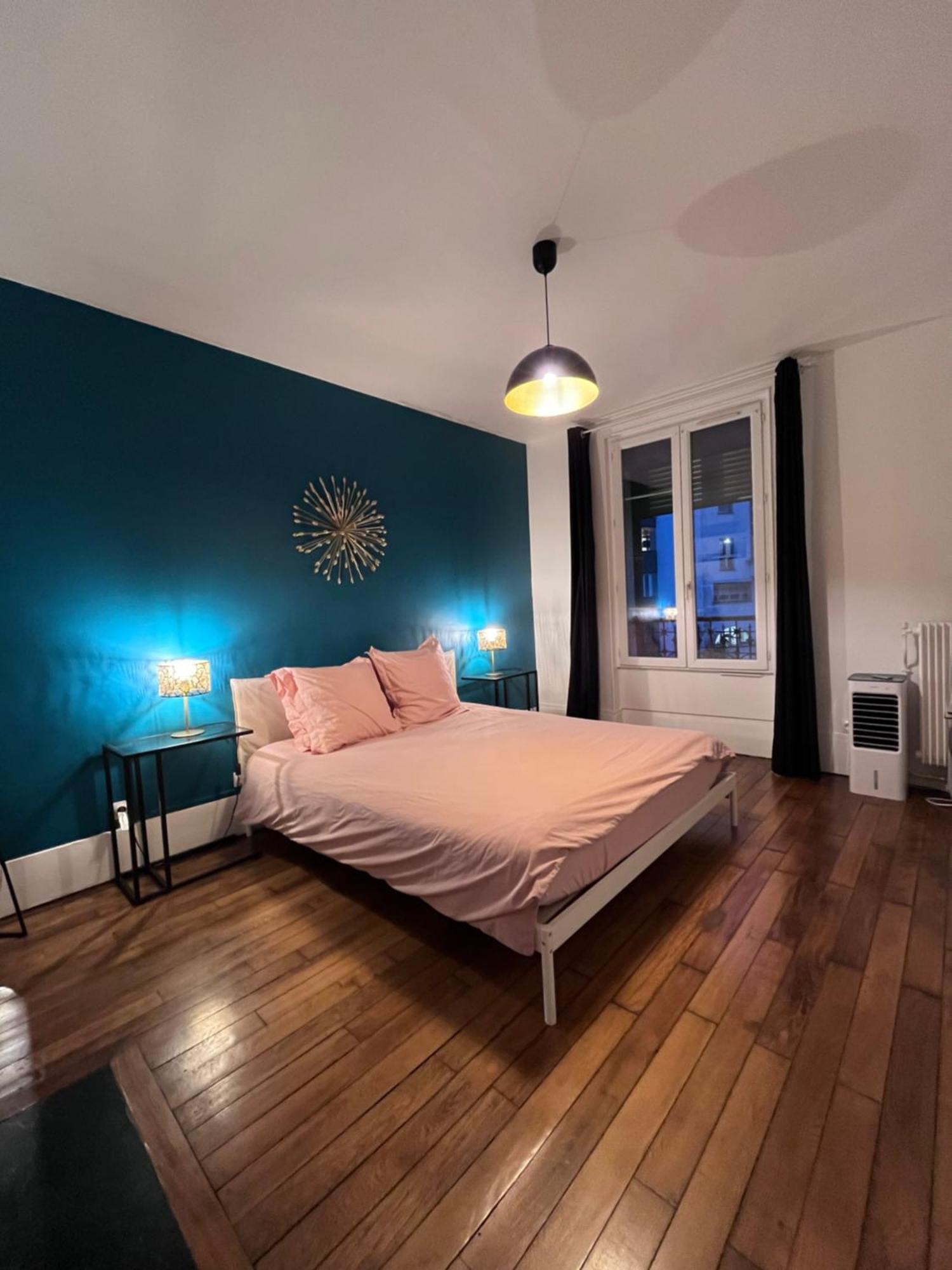 Eiffel Flats Apartment Paris