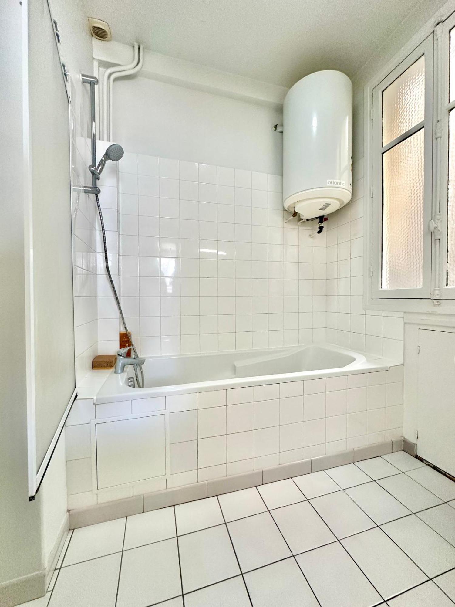 Spacious Near Montparnasse Bausset 6th *