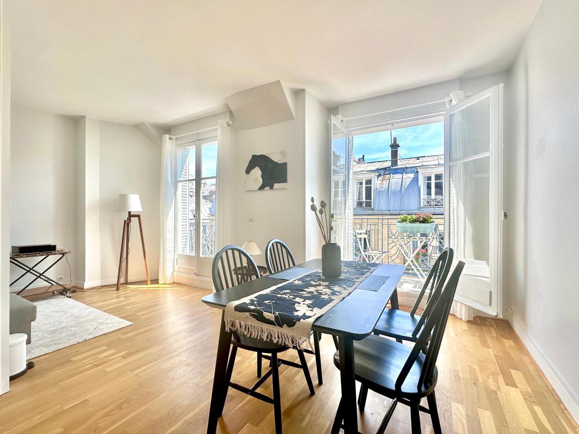 Spacious Near Montparnasse Bausset 6th *