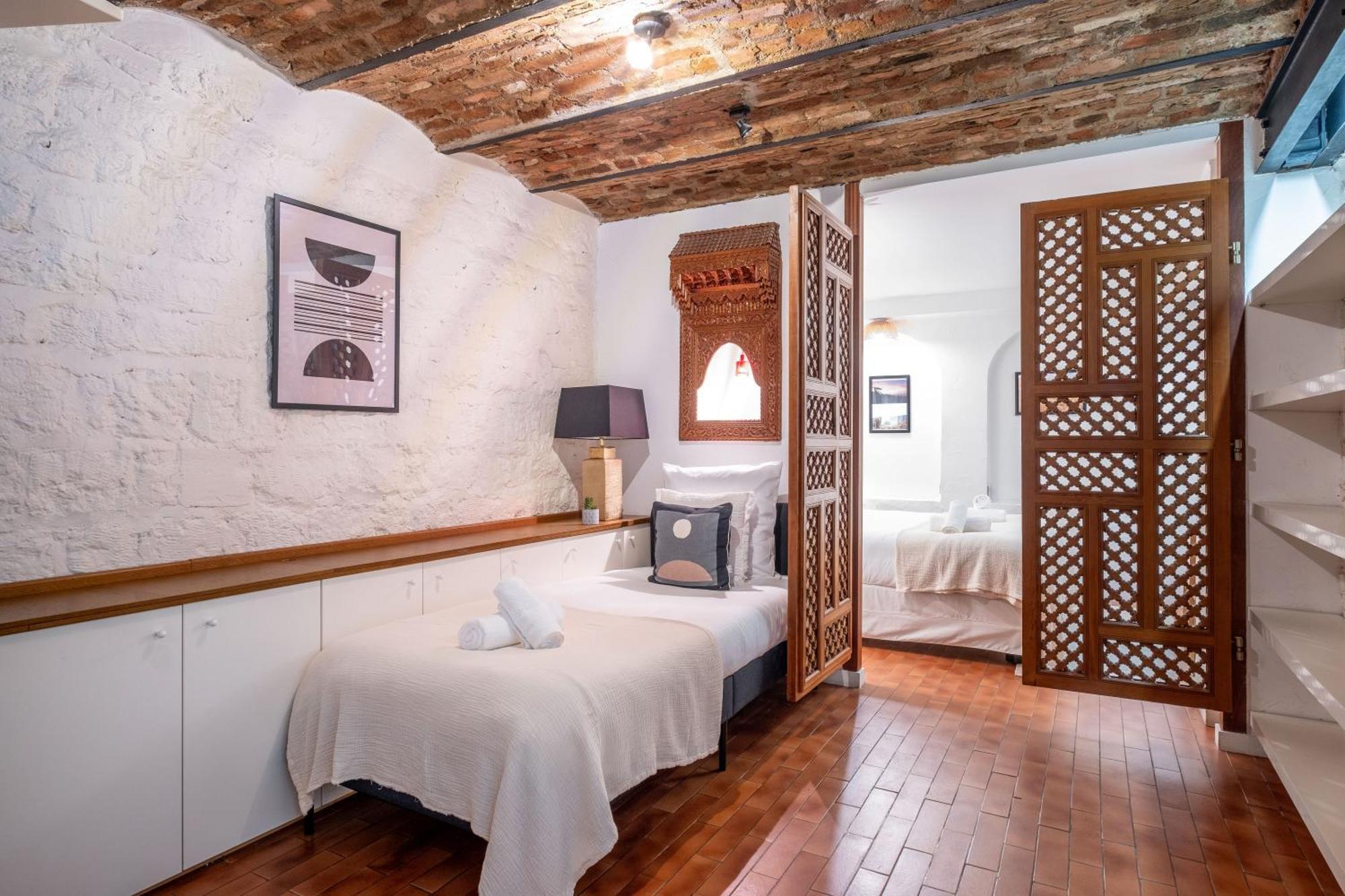 Loft D Exception Au Pied Des Champs-elysees *