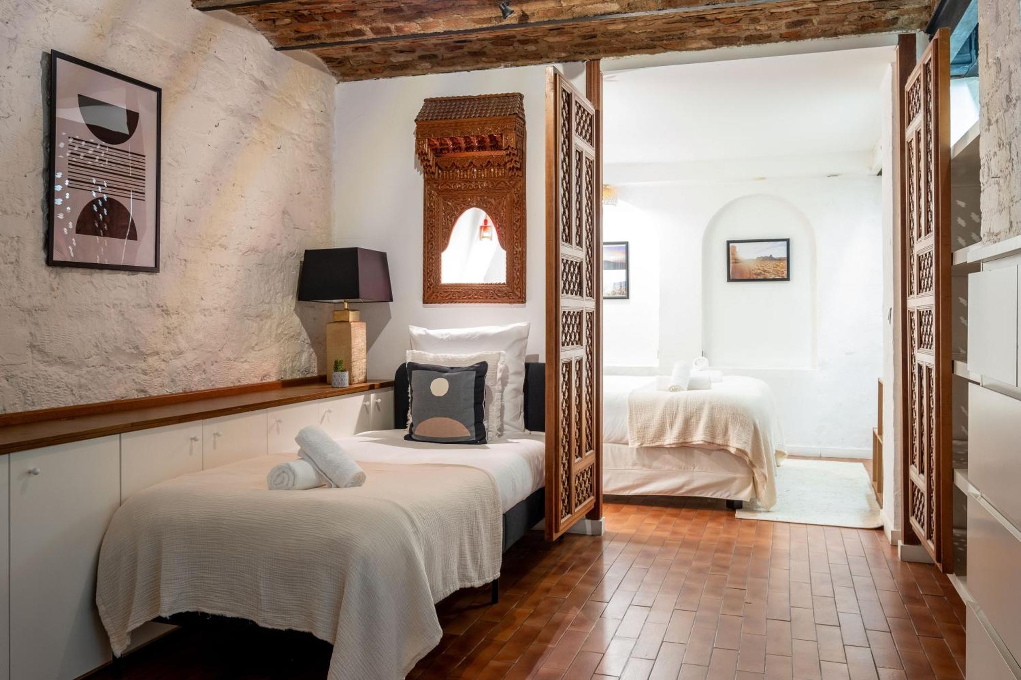Loft D Exception Au Pied Des Champs-elysees *