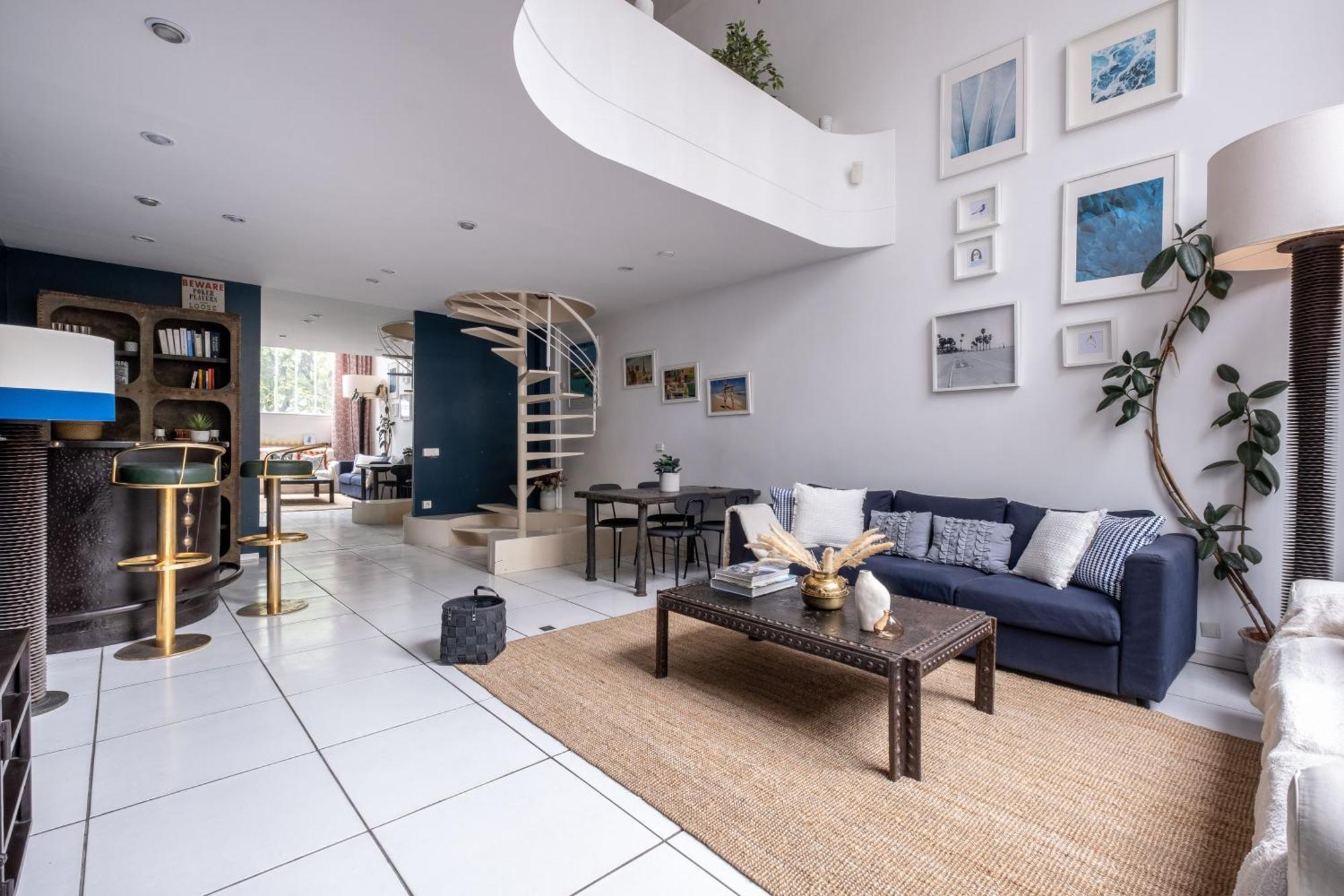 Loft D Exception Au Pied Des Champs-elysees Paris