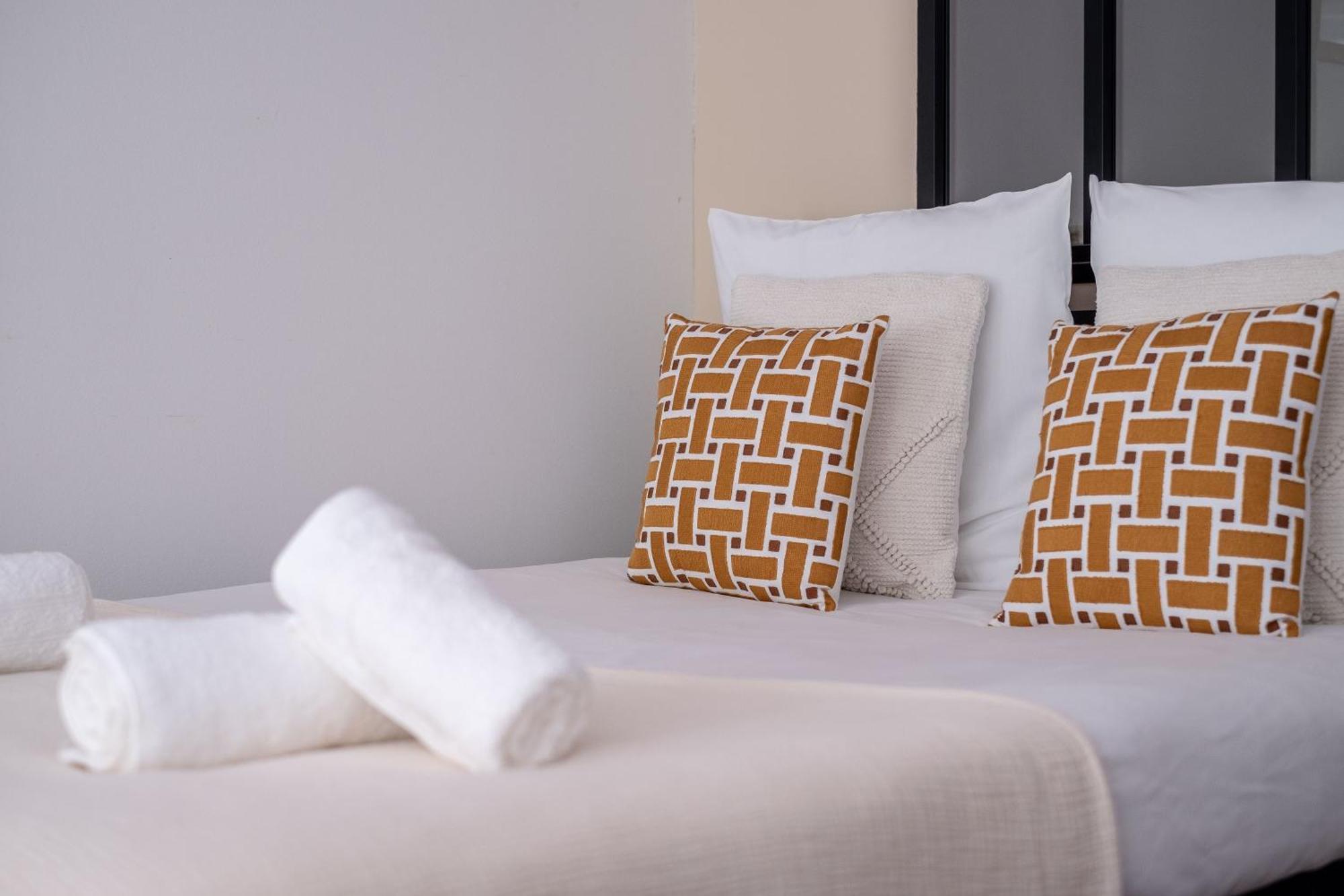 Apartment Loft D Exception Au Pied Des Champs-elysees Paris