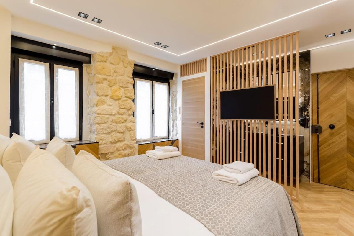 Appartamento B1 Beautiful, Luxury Near Eiffel Tower Sleeps Ac *
