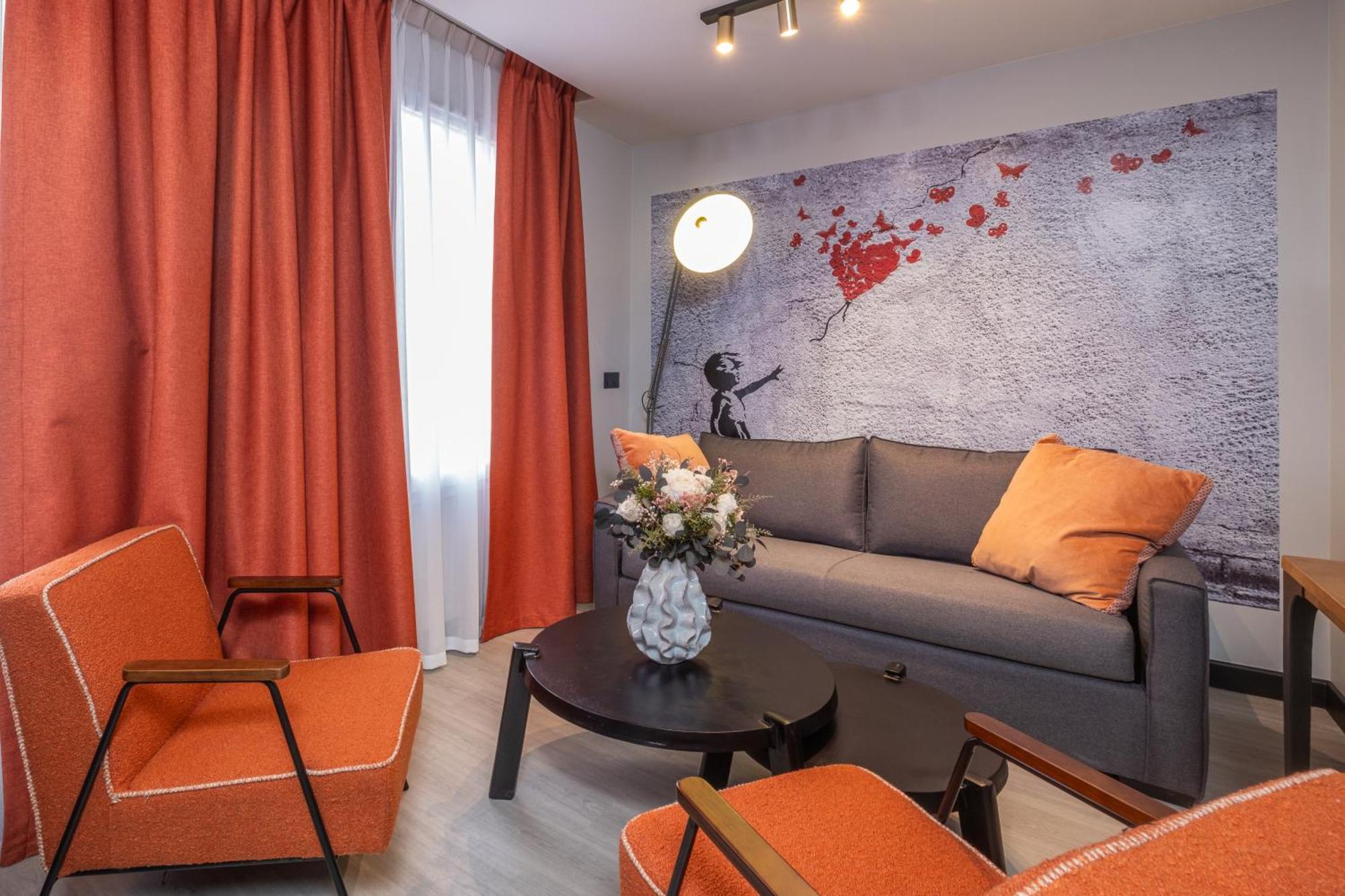 Aparthotel East