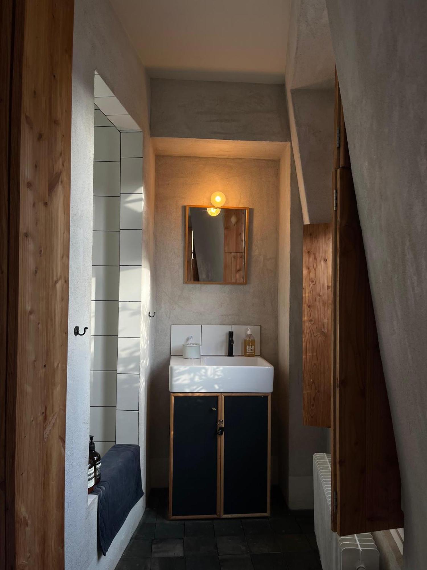 Appartamento Famous Parisian Designer's Pied-a-terre In Le Marais Parigi