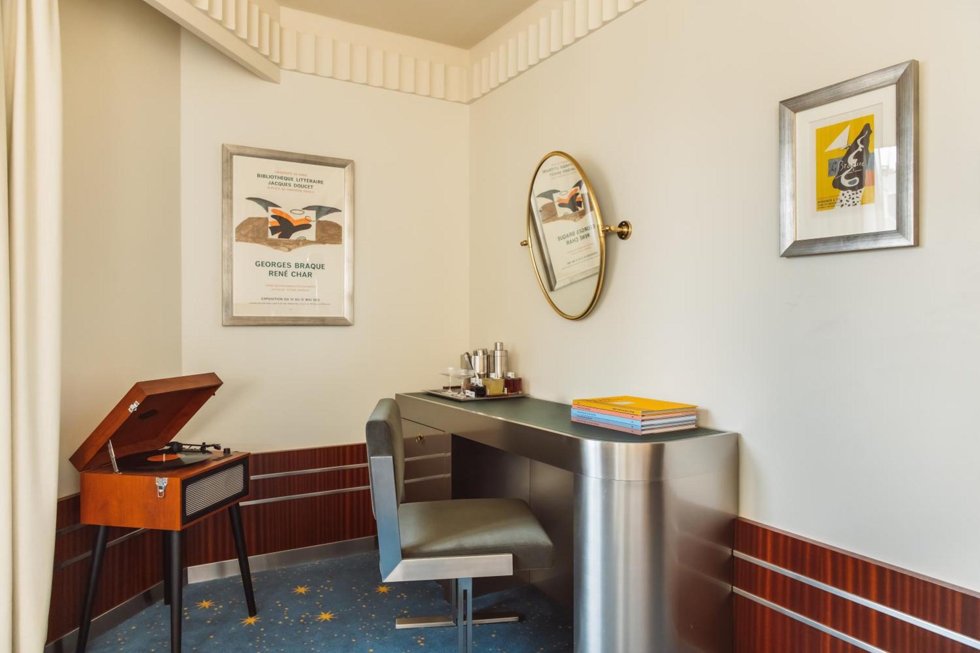 Hotel Saint Germain Des Prés, An Ihg Parigi