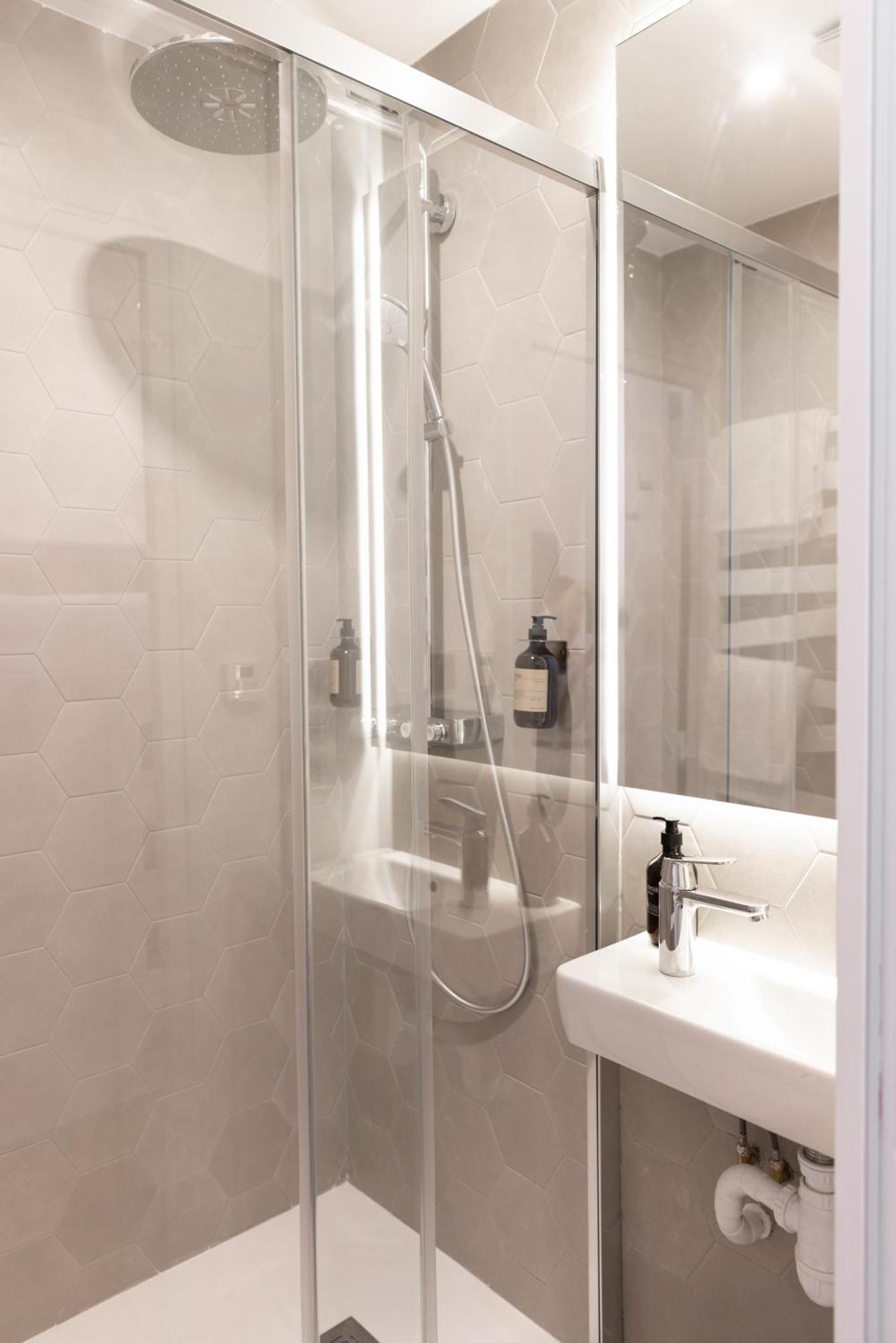 Leev Victoire Hotel