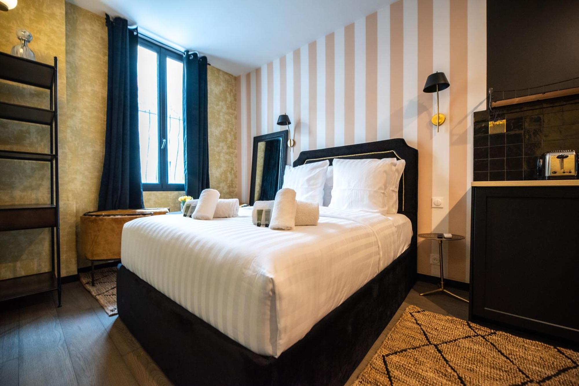 Monsieur Montmartre - Moulin Rouge Apartment *