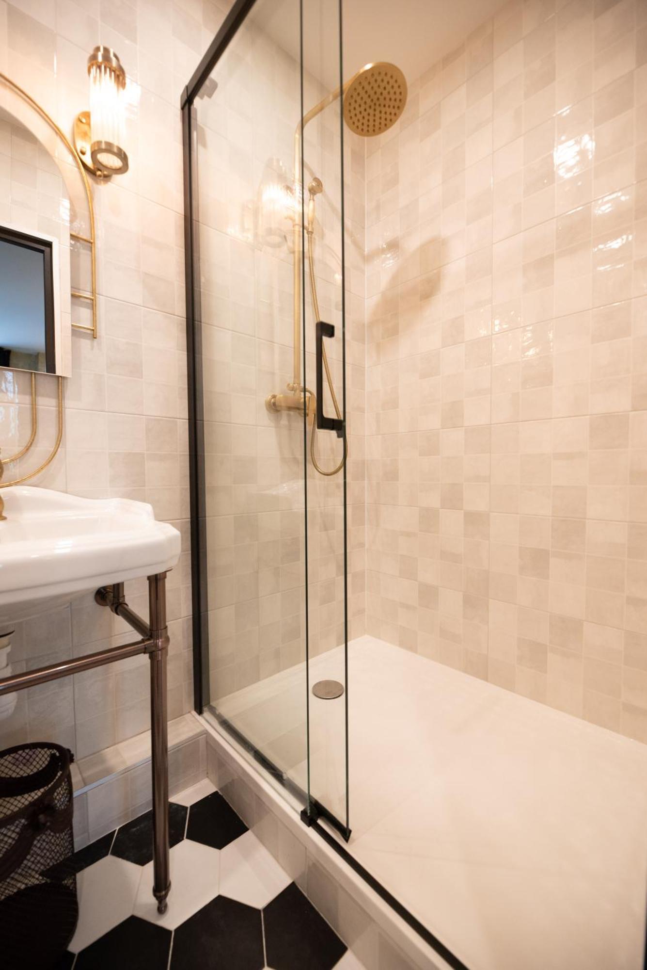 Monsieur Montmartre - Moulin Rouge Apartment
