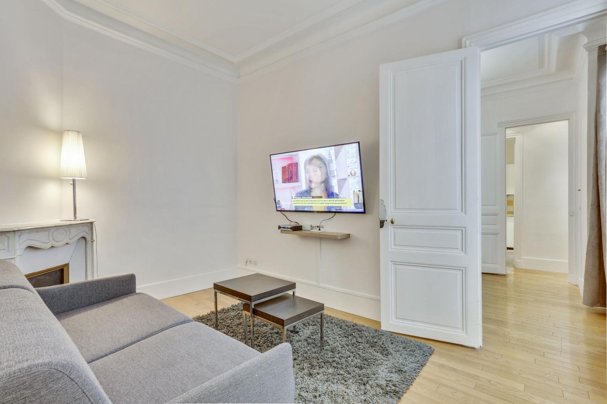 For Work In Center Parigi