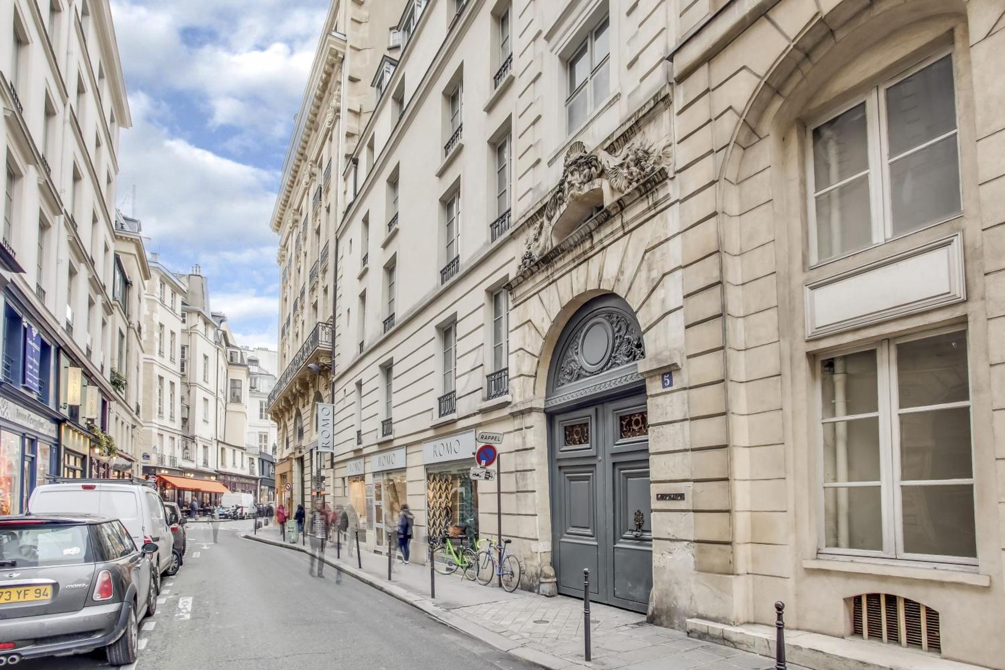 Appartamento For Work In Center Parigi