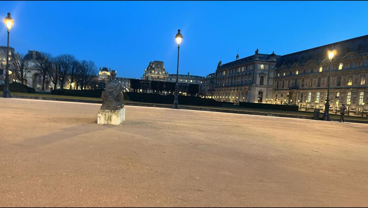 Appartamento Chic Near Louvre & Eiffel Tour *