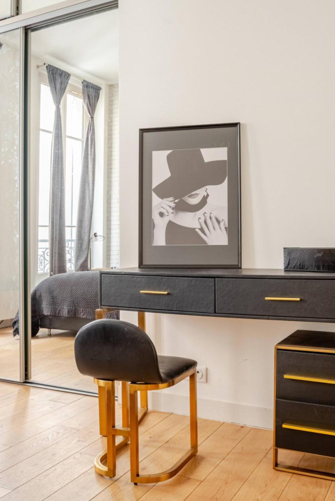 Appartamento Chic Near Louvre & Eiffel Tour Parigi