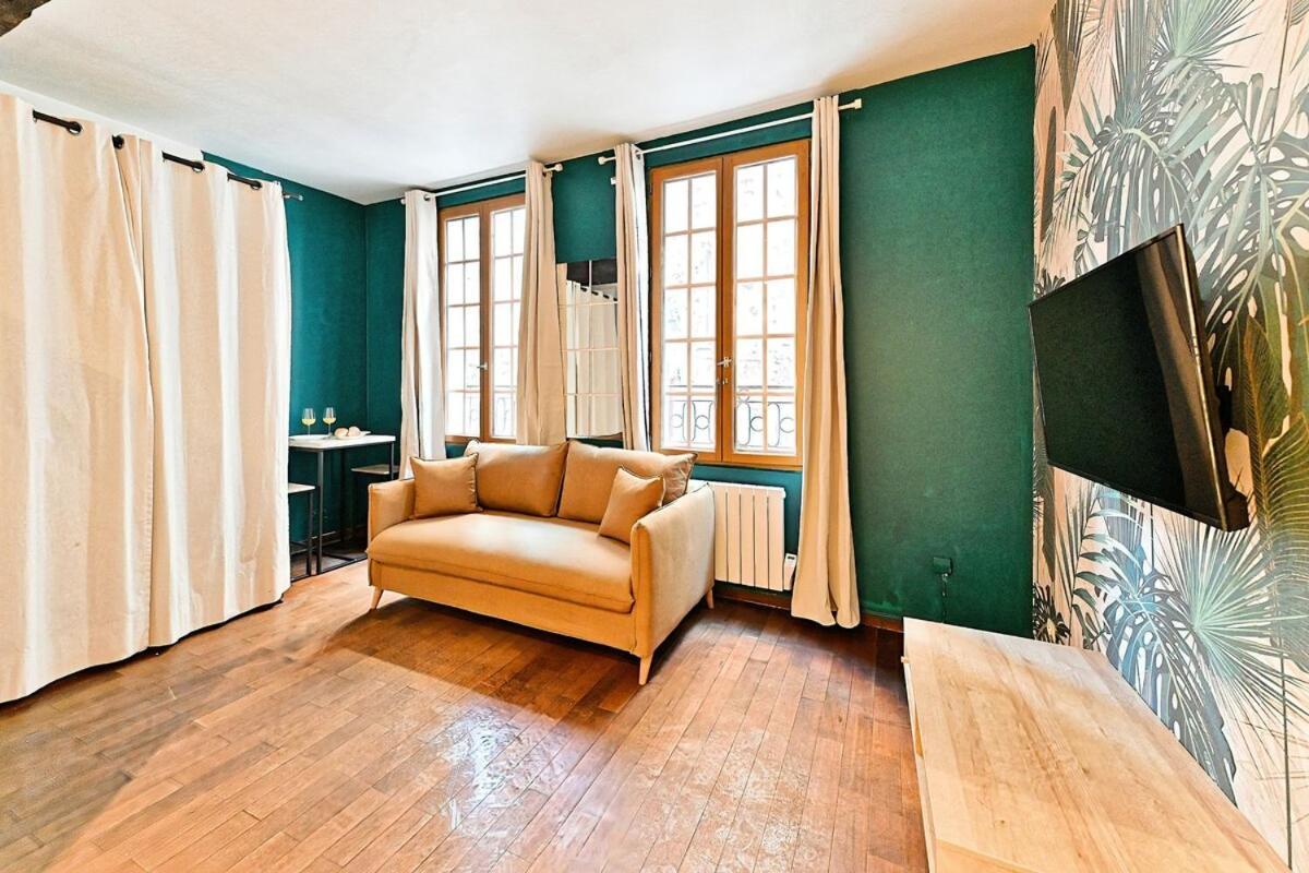 Cozy In The Beautiful Marais Appartamento Parigi