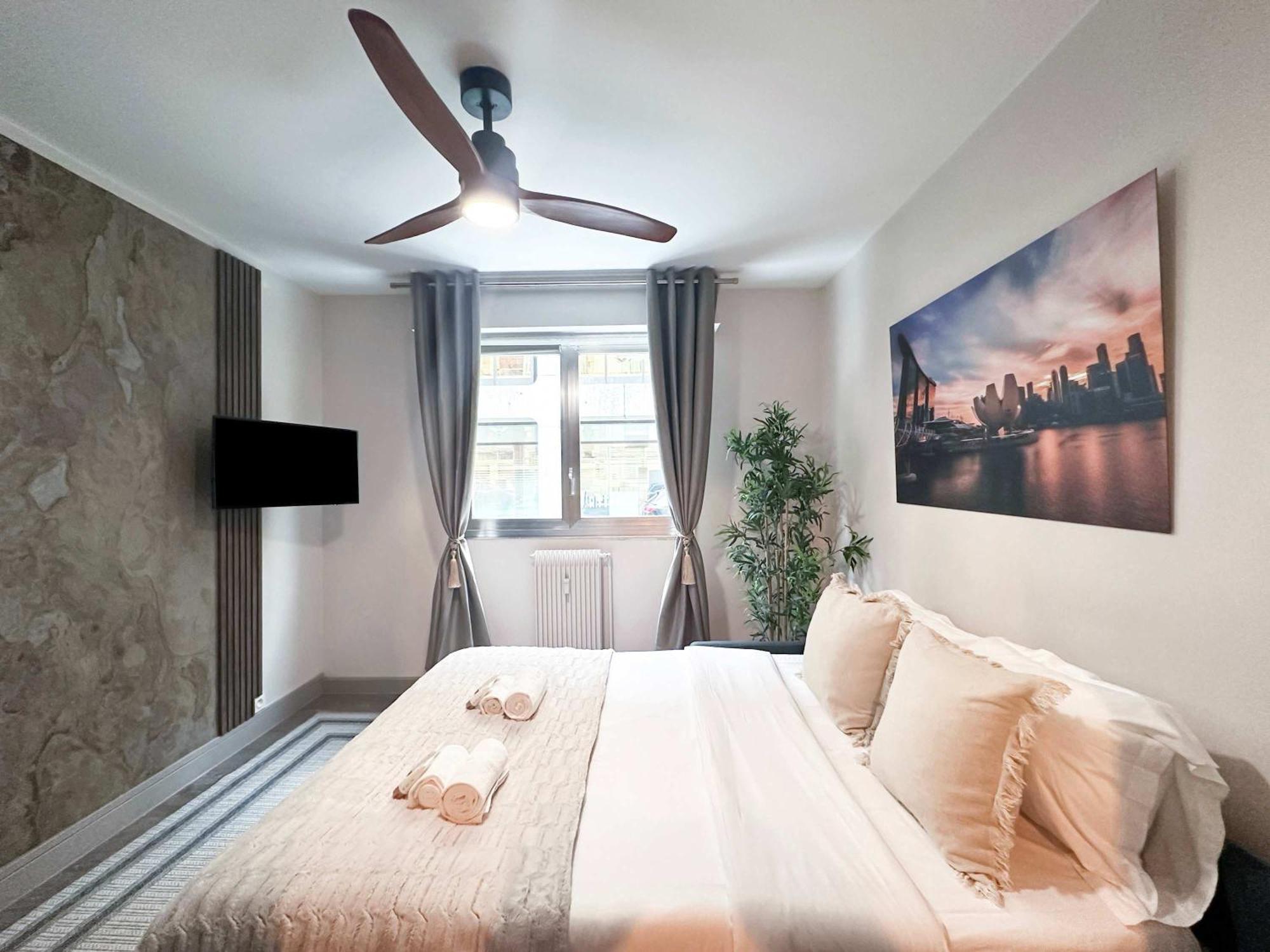 Elegant Escape Near Arc De Triomphe Paris