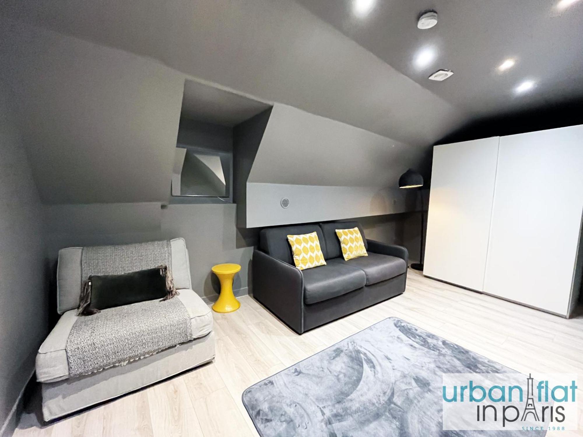 05 - Parisian Design Loft Apartment
