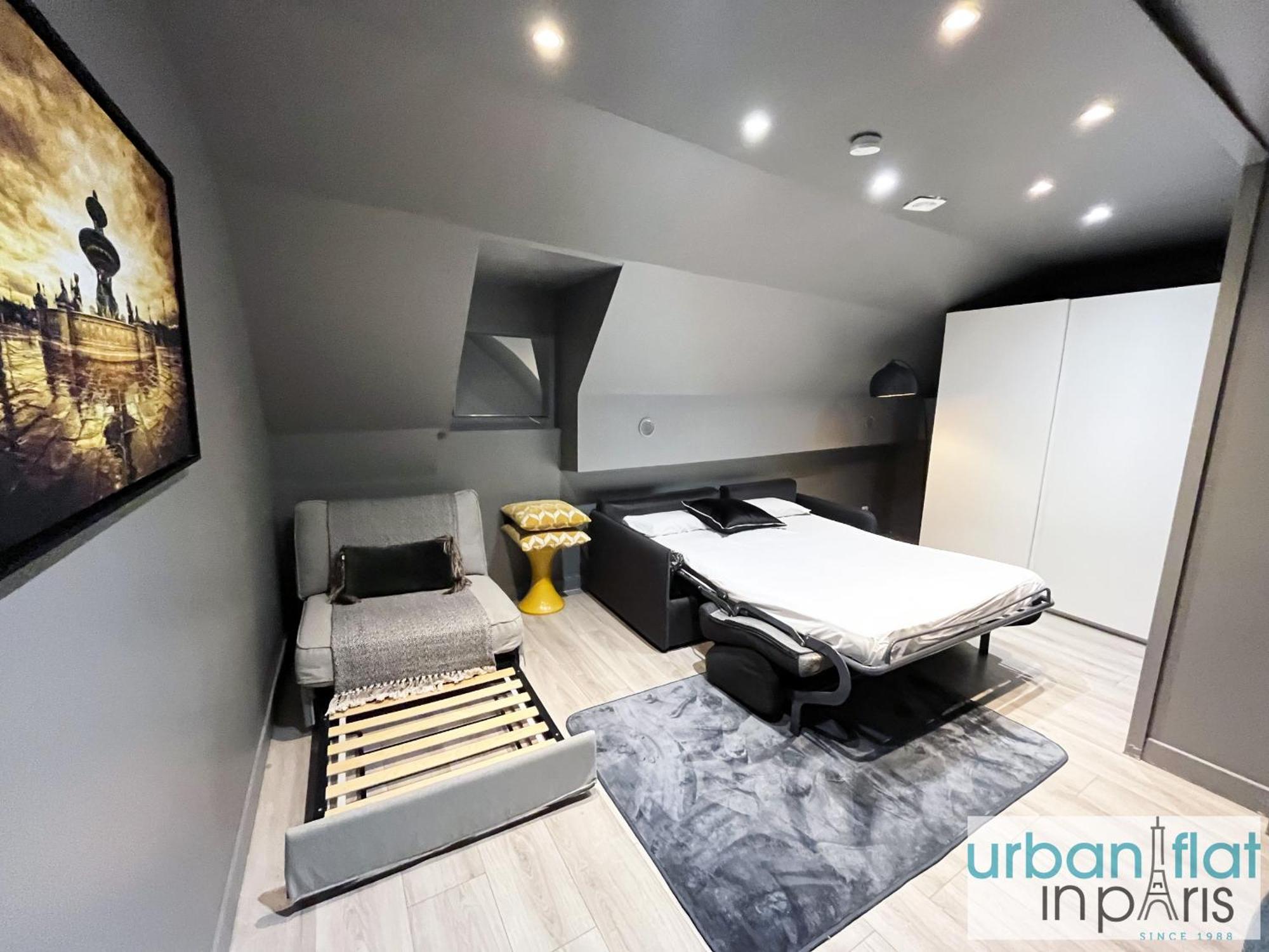 Apartment 05 - Parisian Design Loft
