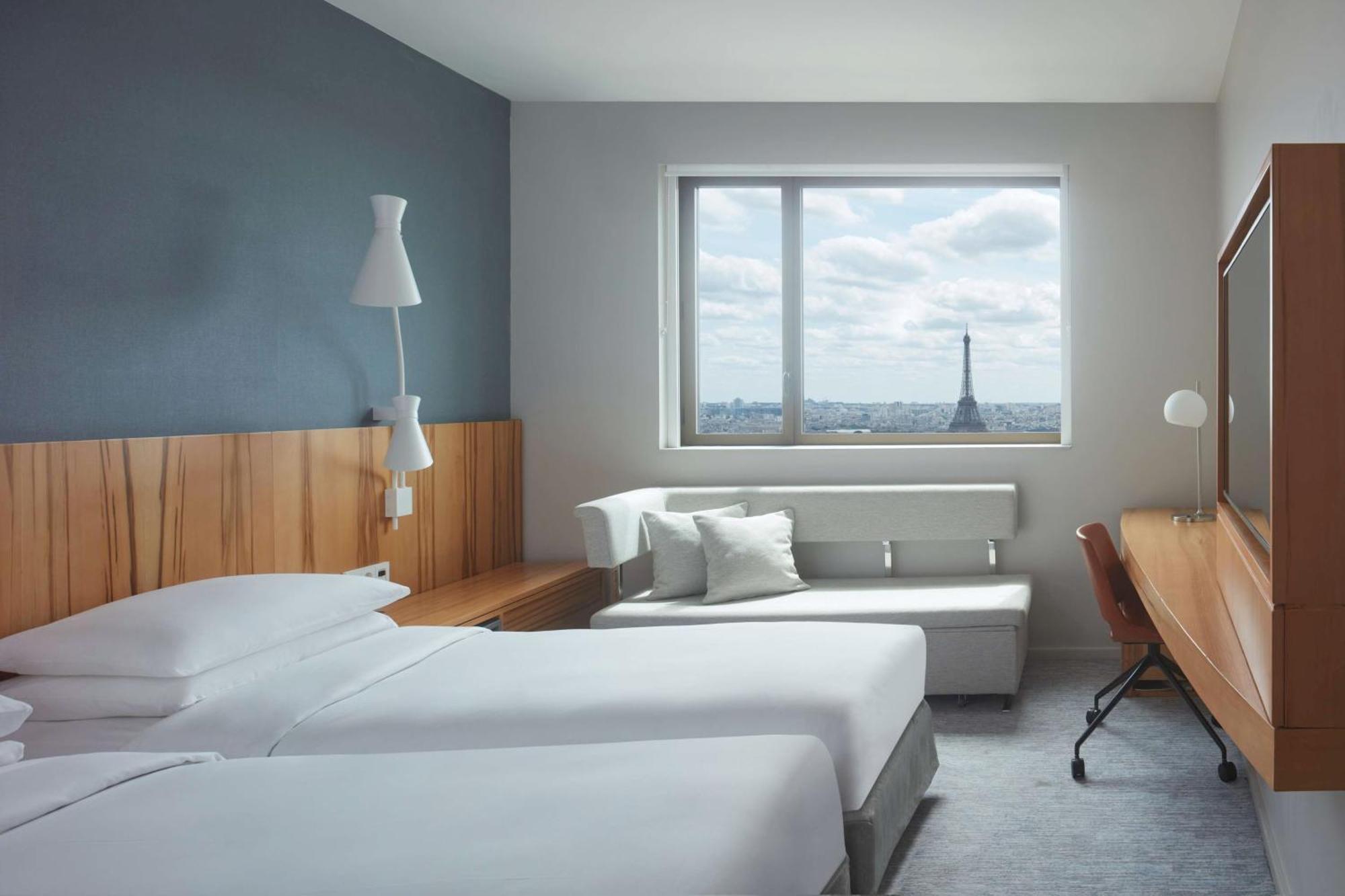 Hotel Hyatt Regency Etoile 4*