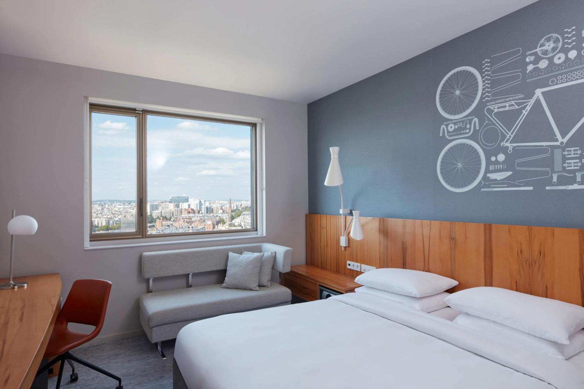 Hotel Hyatt Regency Etoile 4*