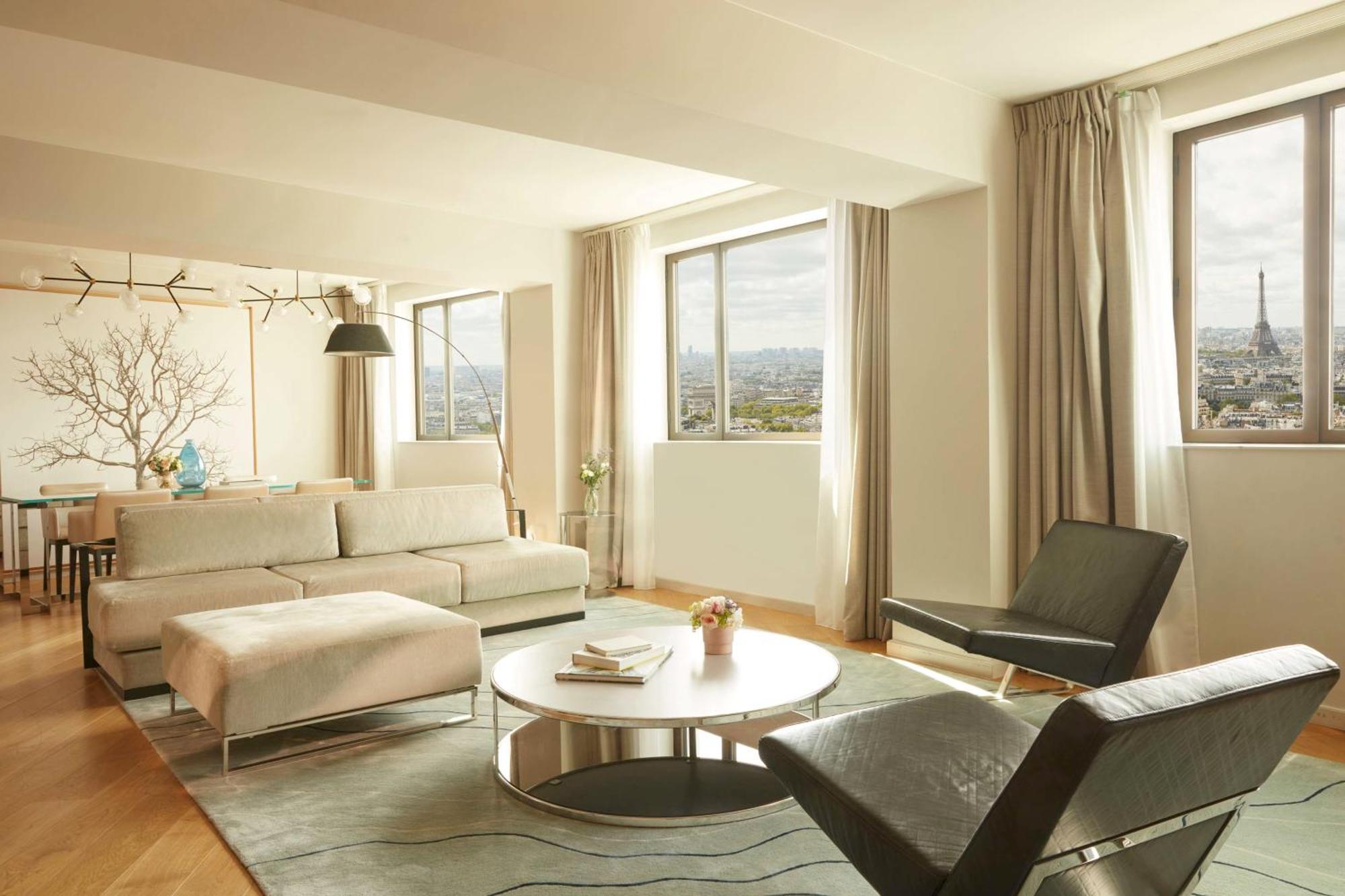 Hyatt Regency Etoile Hotel 4*