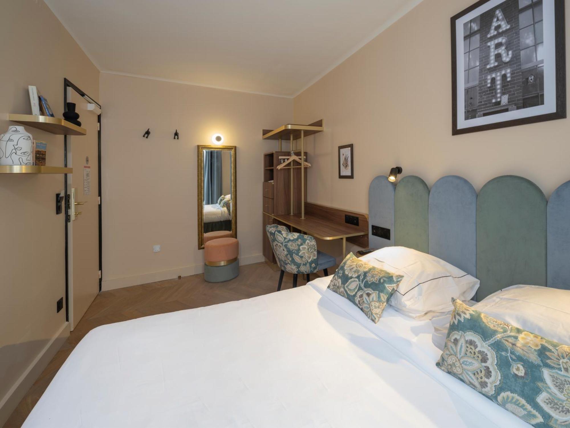 Boronali Hotel