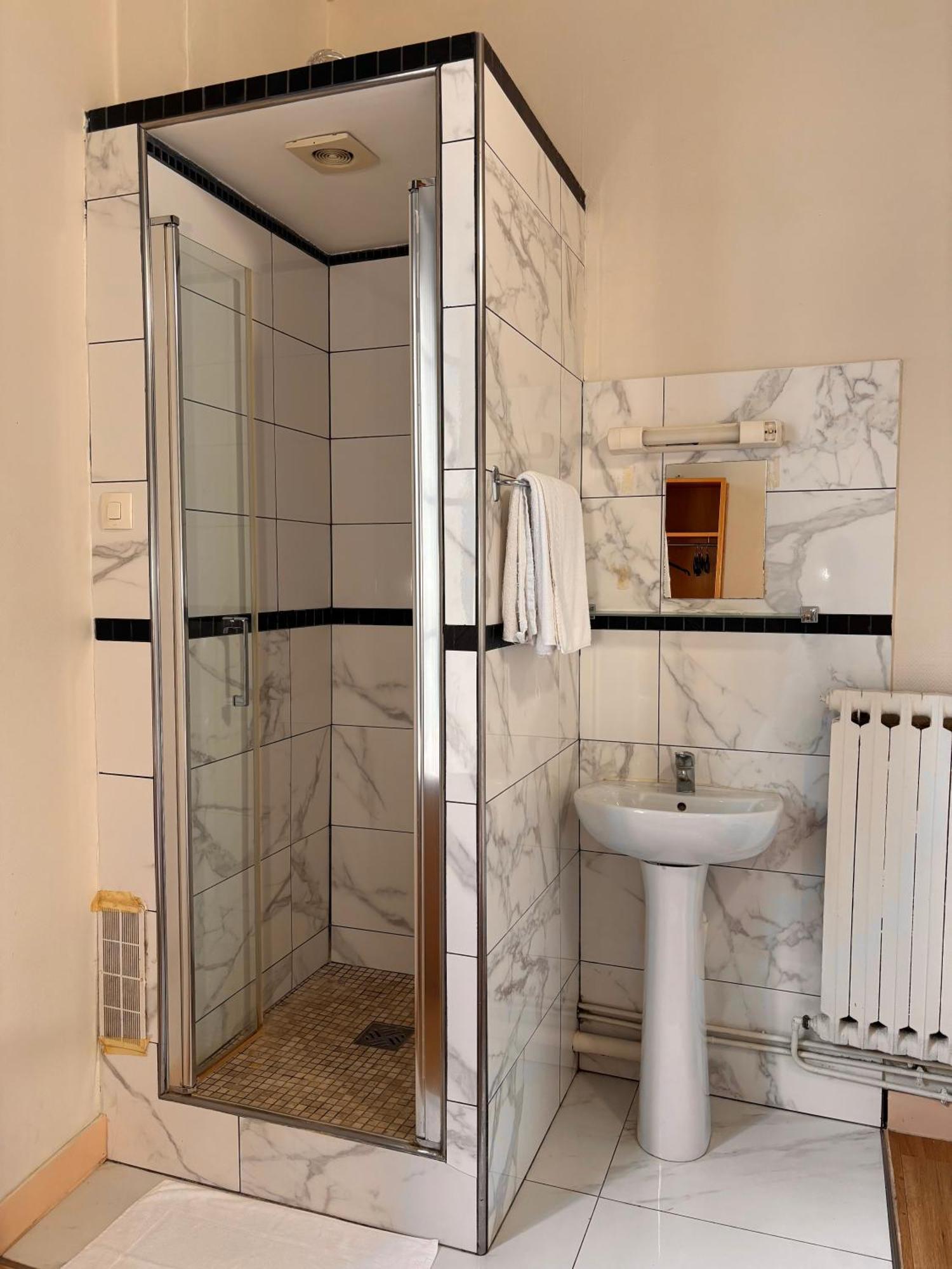 Des Fontaines Hotel 2*