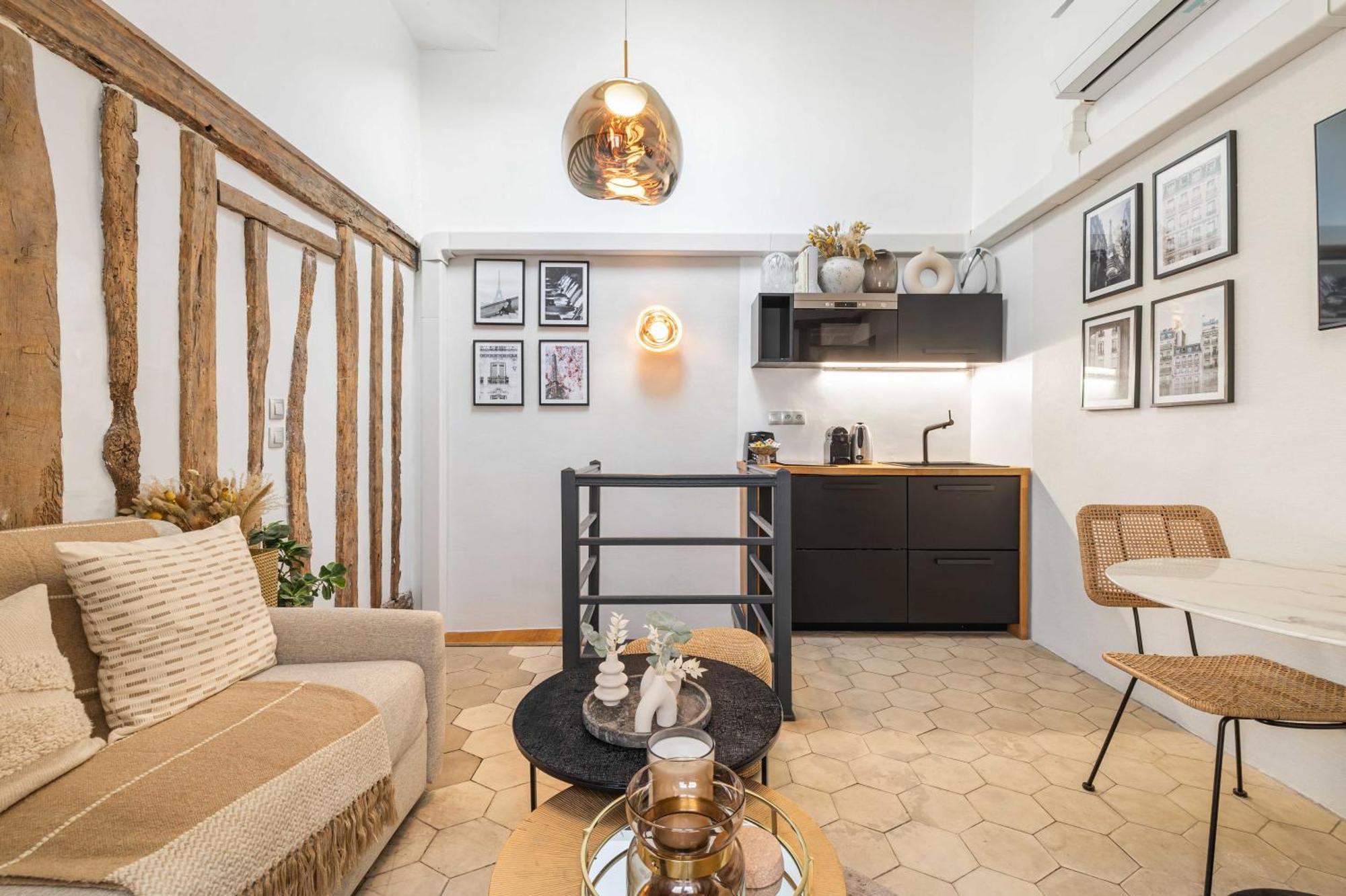 Ultra Historical Parisian Flat - Louvre Appartamento