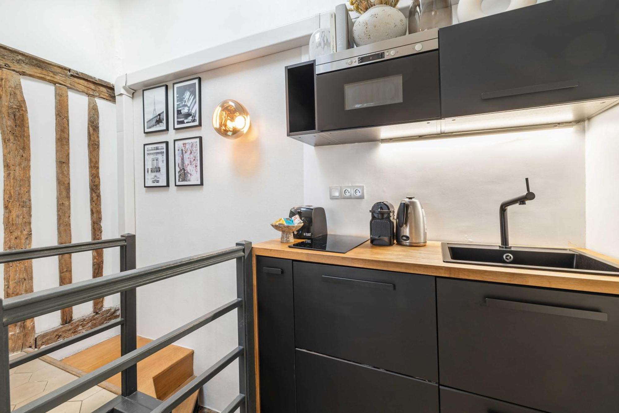 Ultra Historical Parisian Flat - Louvre Appartamento